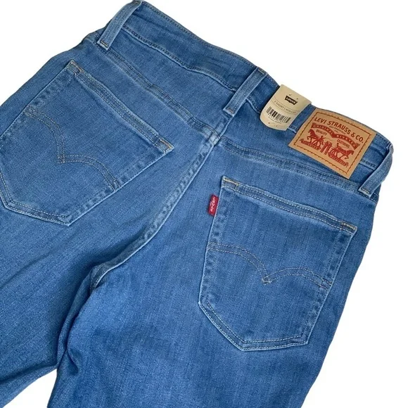 725 HIGH RISE BOOTCUT WOMEN'S JEANS Zip Fly Light Wash Size (2) 26”X30”